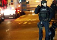 تفحص الشرطة المادة وتحقق في الواقعة