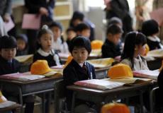مدرسة يابانية تلزم طلابها بشراء زي ثمنه 730 دولارا