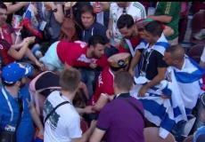 هكذا تعاملت جماهير المغرب مع شخص حاول رفع علم إسرائيل