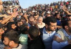 رئيس المكتب السياسي لحركة حماس اسماعيل هنية خلال مشاركته المتظاهرين السلميين في مسيرة العودة الكبرى شرق منطقة الوسطى في قطاع غزة