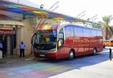 تنقل آلاف المسافرين عبر معبر الكرامة الخميس