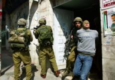 قوات الاحتلال تعتقل شاب فلسطيني - ارشيف