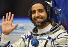 شاهد محمد بن راشد ال نهيان يستقبل هزاع المنصوري