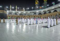 مشاهد مؤثرة لإحياء ليلة القدر في مسجدي الحرام والأقصى