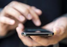 التجسس على الهواتف  - توضيحية.