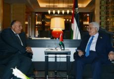 الرئيس عباس مع وزير الخارجية المصري سامح شكري