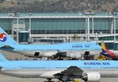 تستخدم شركات الطيران وسائل مختلفة للسيطرة على المسافرين