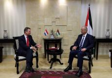 رئيس الوزراء رامي الحمد الله خلال استقباله وزير الخارجية الهولندي هالبي زيلسترا