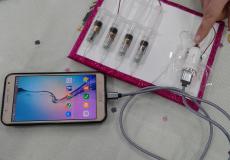 شاحن هاتف ذكي صنع في غزة من المخلفات الطبية