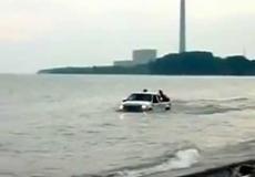 سقوط سيارة تحمل سعوديات في البحر "توضيحية"