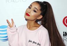 أريانا جراندى تعلن خطبتها على صديقها دالتون جوميز