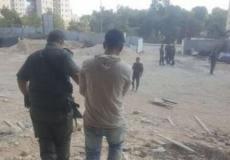 الاحتلال يعتقل فلسطينيا