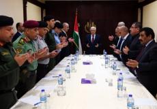 الرئيس اثناء اجتماعه مع قادة الاجهزة الامنية