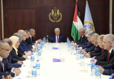 الرئيس عباس يترأس اجتماعا للحكومة