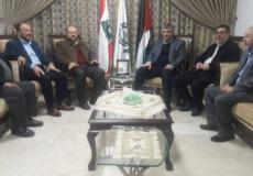 ممثل الجهاد الإسلامي في لبنان أبو عماد الرفاعي (وسط يمين)، ممثل حركة حماس في لبنان علي بركة (وسط يسار)