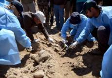 العثور على مقابر جماعية