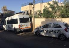 مستوطنون يعطبون إطارات مركبات بالقدس