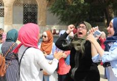 افراح الطلاب بعد إعلان نتائج الثانوية العامة الانجاز التوجيهي 2018