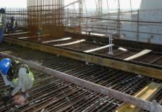 مئات الألاف من العمال الأجانب في قطر يعملون في البنية التحتية اللازمة لاستضافة كأس العالم 2022