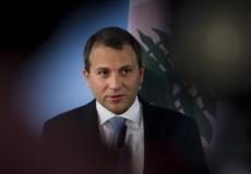 باسيل يتزعم تيار متحالف مع حزب الله.