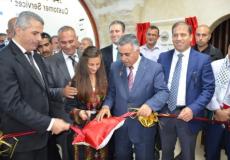 وزير الحكم المحلي يفتتح مركز العيزرية