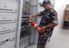 أحد عناصر الدفاع المدني