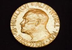 أكثر من مليون دولار أميركي