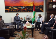 وزيرة الصحة والسفير الهندي لدى فلسطين