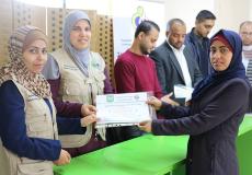 تكريم خريجة من دورة اعداد منشط 