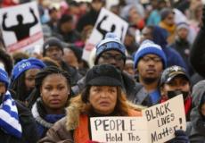السود يتظاهرون في أمريكا