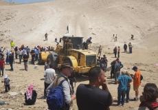 استعدادات في 'الخان الأحمر' لإقامة صلاة جمعة حاشدة