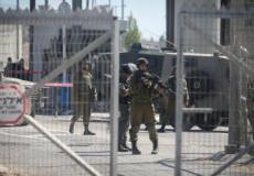 جنديان إسرائيليان تحرّشا بفلسطينية على حاجز قلنديا