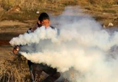 الاحتلال يستهدف فلسطينيين بقنابل الغاز