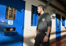 الحكم علي اسير بالسجن