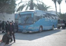 إحدى حافلات المسافرين عبر المعبر اليوم