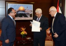 الرئيس لدى استقباله السفير المصري