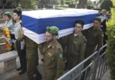 جنود إسرائيليون يشيعون أحد قتلى عملية الدعس