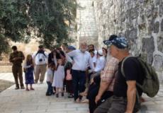 مستوطنون يقتحمون الاقصى