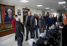 تسليم كراسي كهربائية لذوي الإعاقة في طولكرم