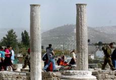 مستوطنون يقتحمون المنطقة الأثرية في سبسطية