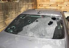 تكسر زجاج أحد المركبات في لبنان بسبب الثلوج