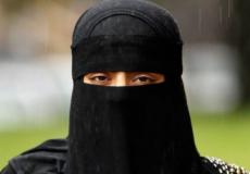 حظرت فرنسا وبلجيكا ارتداء النقاب كما حظرت جامعة الأزهر ارتداء النقاب في قاعات الدراسة ومساكن الطالبات