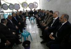 وفد حماس يقدم التعزية لوزير العمل مأمون أبو شهلا
