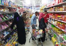 صورة توضيحية لتسوق المواطنين في غزة