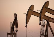 زيادة الصادرات الإيرانية ومنصات الحفر هبطت بأسعار النفط