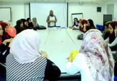 ورشات عمل لتثقيف النساء 