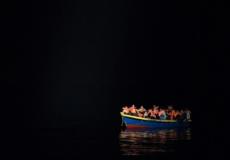 صورة تعبيرية لقارب يحمل لاجئين