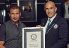  عمرو دياب مع فريق غينس