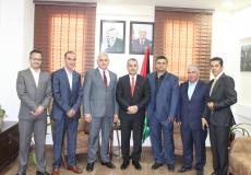 غرفة تجارة وصناعة الخليل تستقبل وزير الريادة في أول زيارة له