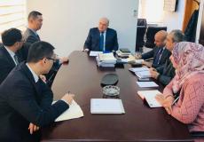 وزير المالية شكري بشارة والسفير الصيني في رام الله اليوم